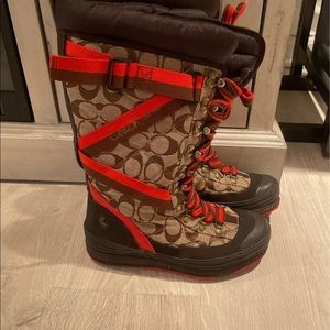 Coach logo boots